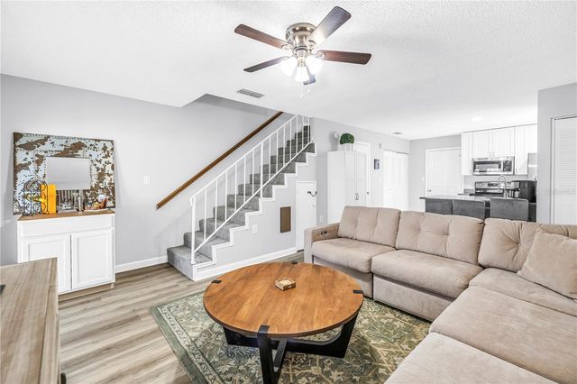 6240 OAK CLUSTER CIRCLE, Tampa, FL 33634