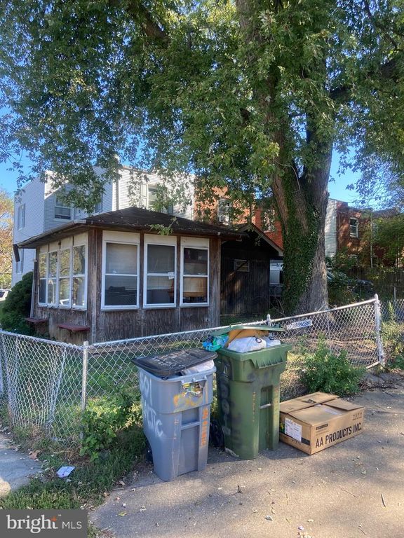 Image 4 of property listing at 501 BALTIC #1 AND 2, Baltimore, MD 21225
