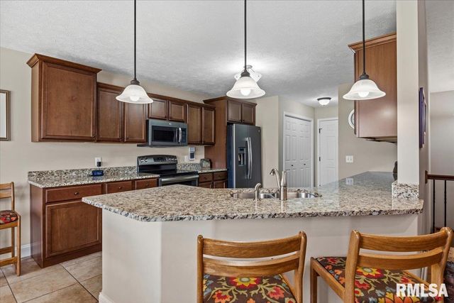 3303 Lakemere Drive, Springfield, IL 62711