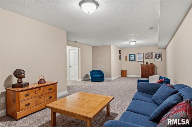 3303 Lakemere Drive, Springfield, IL 62711