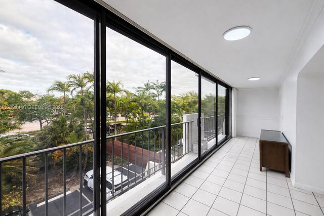 77 Crandon Blvd 3C, Key Biscayne, FL 33149