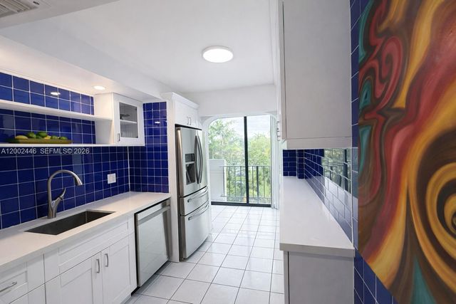 77 Crandon Blvd 3C, Key Biscayne, FL 33149