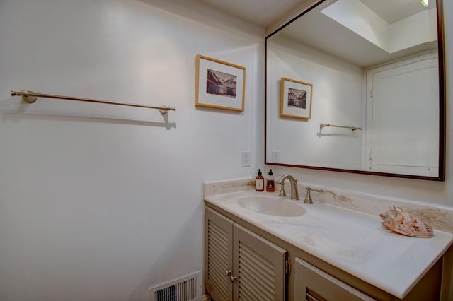 1311 Park Avenue SW, Albuquerque, NM 87102