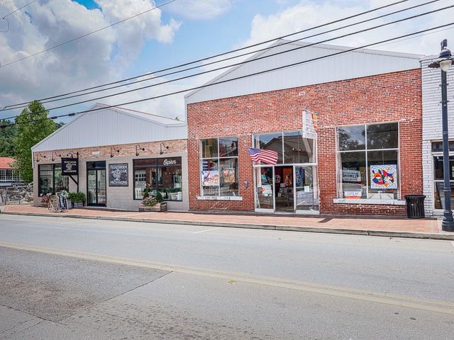 995 Old Canton Road, Ball Ground, GA 30107