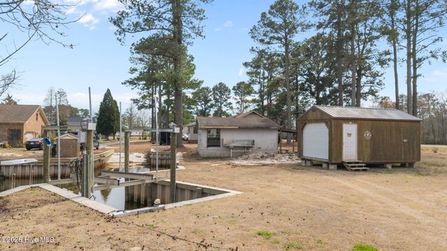 16 Port Side Lane, Belhaven, NC 27810
