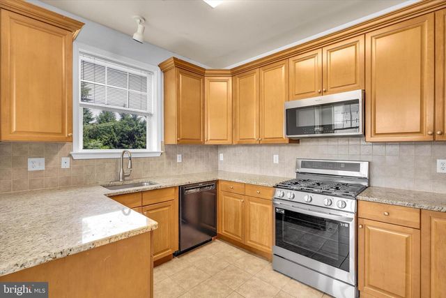 321 MASTERSON CT, Ewing, NJ 08618