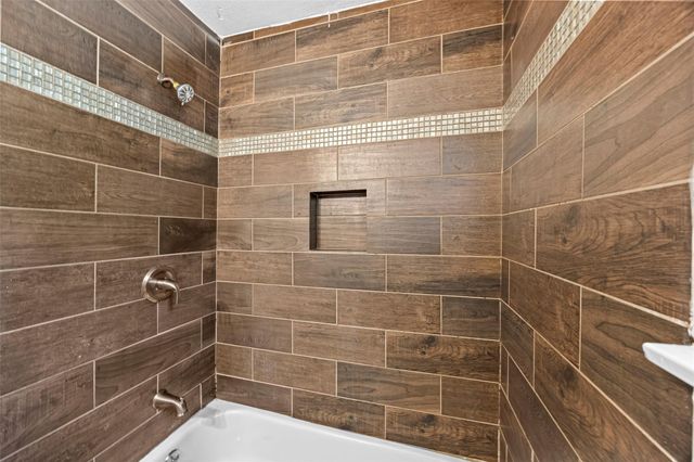 7614 Darnay Dr Drive, Houston, TX 77033