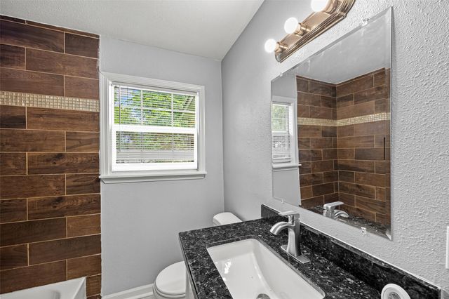 7614 Darnay Dr Drive, Houston, TX 77033