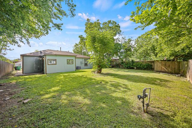 7614 Darnay Dr Drive, Houston, TX 77033