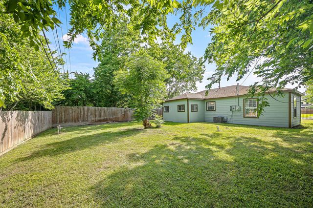 7614 Darnay Dr Drive, Houston, TX 77033