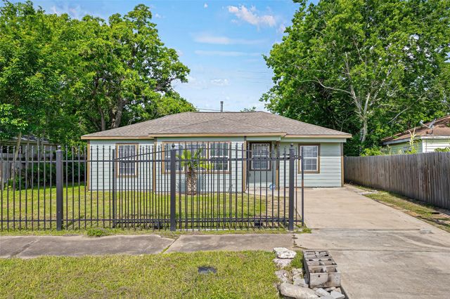 7614 Darnay Dr Drive, Houston, TX 77033