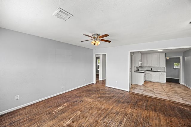 7614 Darnay Dr Drive, Houston, TX 77033