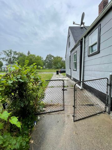 8294 Rosemont Avenue, Detroit, MI 48228