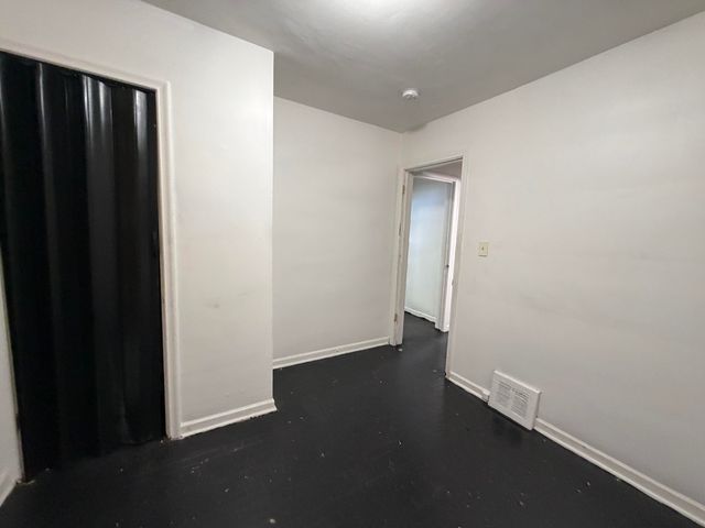8294 Rosemont Avenue, Detroit, MI 48228