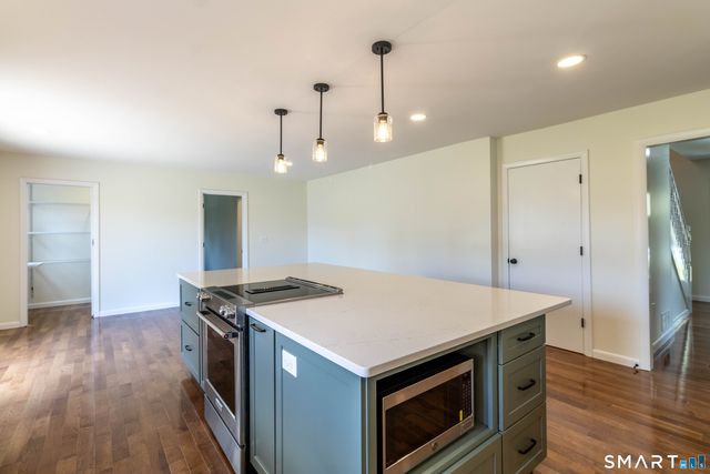 60 Abbe Road, East Windsor, CT 06088