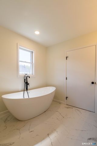 60 Abbe Road, East Windsor, CT 06088