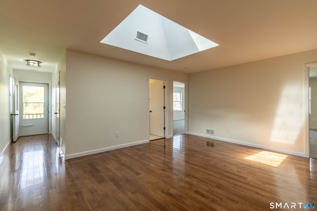 60 Abbe Road, East Windsor, CT 06088