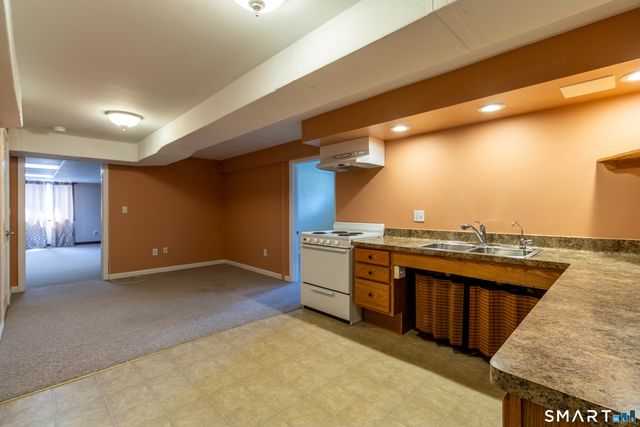 60 Abbe Road, East Windsor, CT 06088
