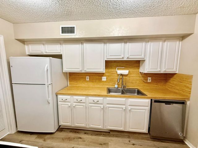7915 Kendalia Drive, Houston, TX 77036