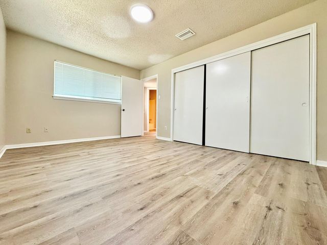 7915 Kendalia Drive, Houston, TX 77036