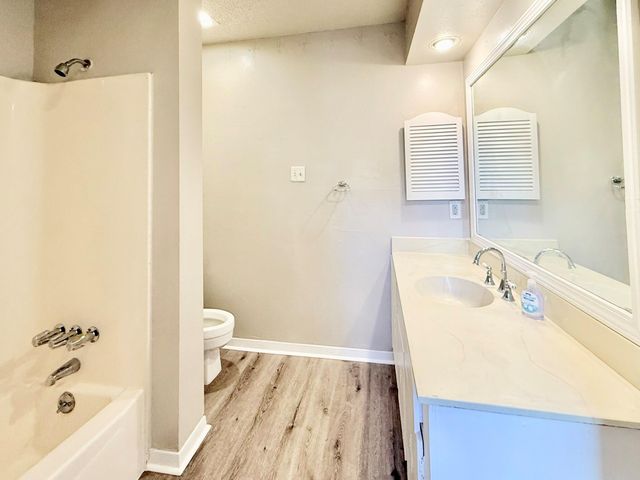 7915 Kendalia Drive, Houston, TX 77036