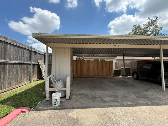 7915 Kendalia Drive, Houston, TX 77036
