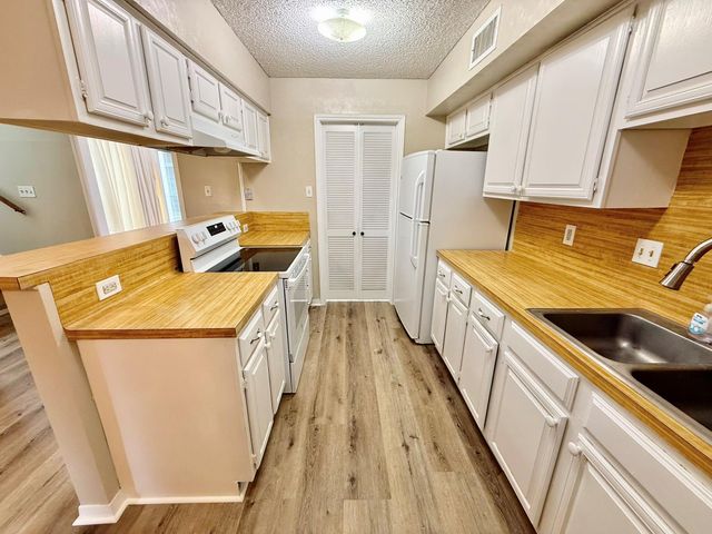 7915 Kendalia Drive, Houston, TX 77036