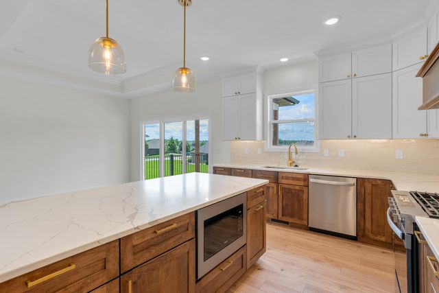 1303 MORNING DOVE DR, Columbia, MO 65201