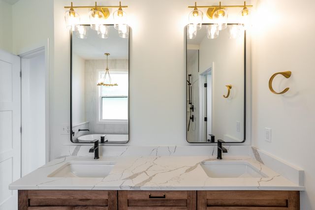 1303 MORNING DOVE DR, Columbia, MO 65201