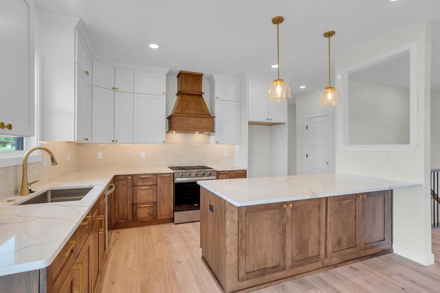 1303 MORNING DOVE DR, Columbia, MO 65201