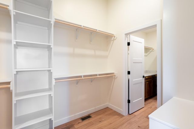 1303 MORNING DOVE DR, Columbia, MO 65201