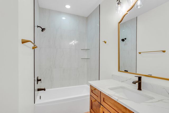 1303 MORNING DOVE DR, Columbia, MO 65201