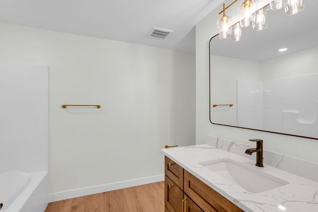 1303 MORNING DOVE DR, Columbia, MO 65201