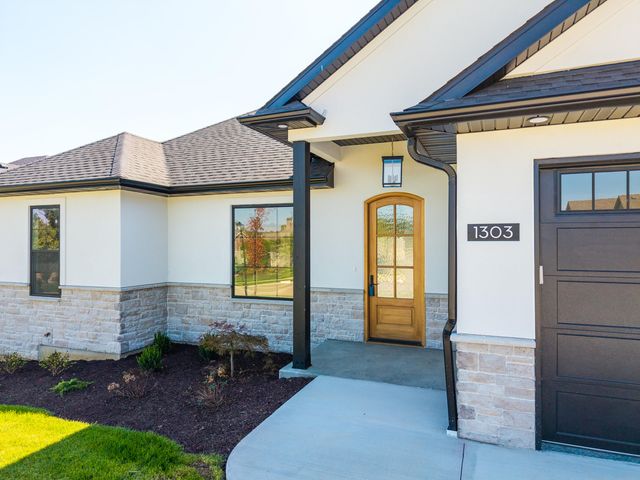 1303 MORNING DOVE DR, Columbia, MO 65201