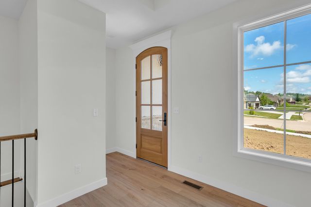 1303 MORNING DOVE DR, Columbia, MO 65201