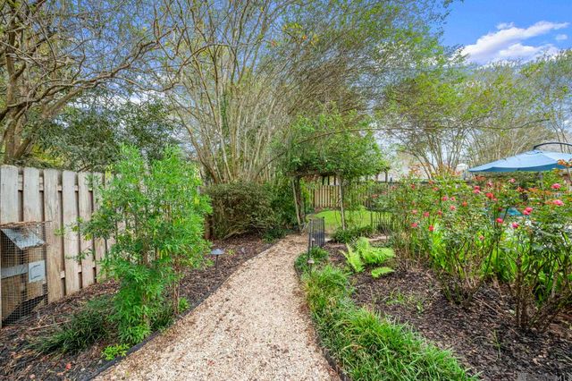 14513 Cottage Oaks Dr, Baton Rouge, LA 70810