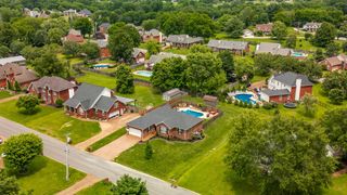 106 Cross Creek Ln, Hendersonville, TN 37075