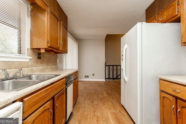 8642 Plumtree Drive, Riverdale, GA 30274