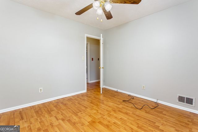 8642 Plumtree Drive, Riverdale, GA 30274