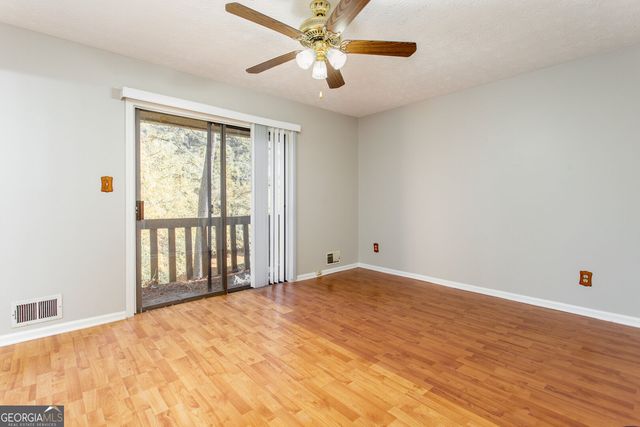 8642 Plumtree Drive, Riverdale, GA 30274