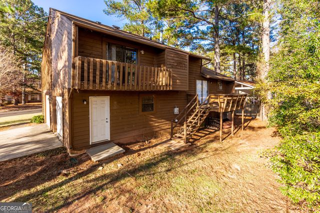 8642 Plumtree Drive, Riverdale, GA 30274