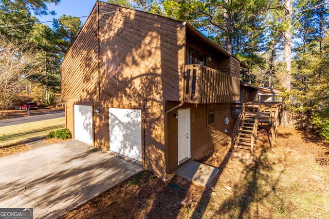 8642 Plumtree Drive, Riverdale, GA 30274