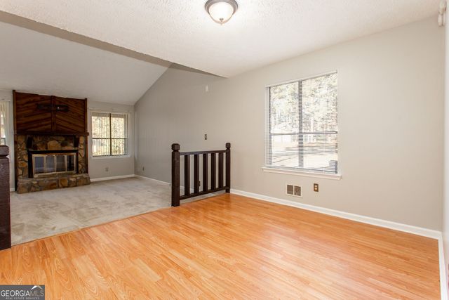 8642 Plumtree Drive, Riverdale, GA 30274
