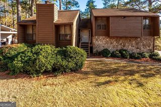8642 Plumtree Drive, Riverdale, GA 30274