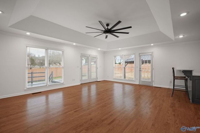 121 Tessie Drive SE, Owens Cross Roads, AL 35763