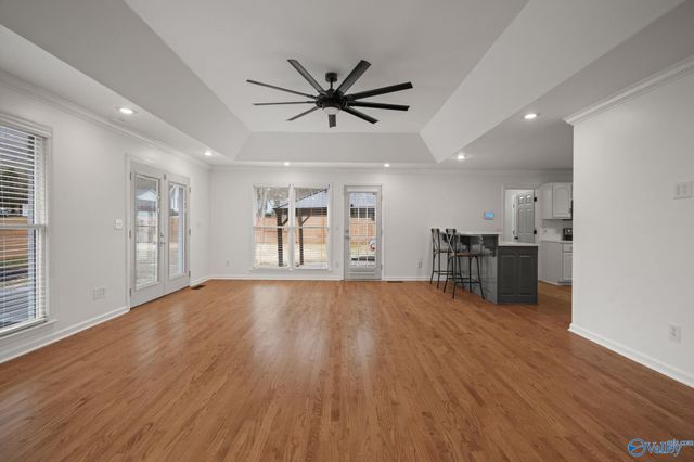 121 Tessie Drive SE, Owens Cross Roads, AL 35763