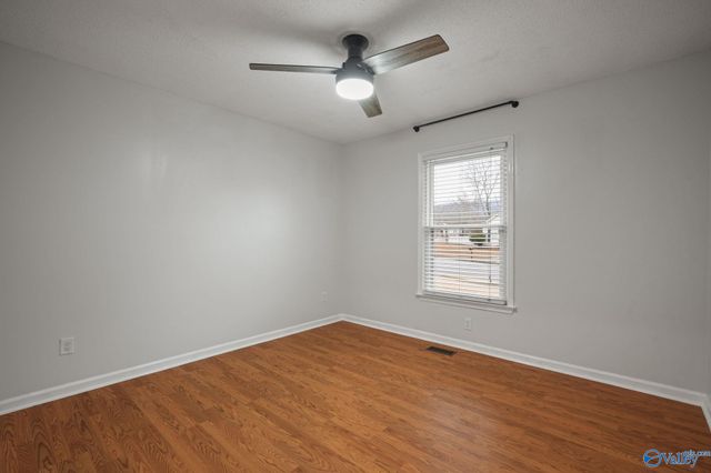 121 Tessie Drive SE, Owens Cross Roads, AL 35763