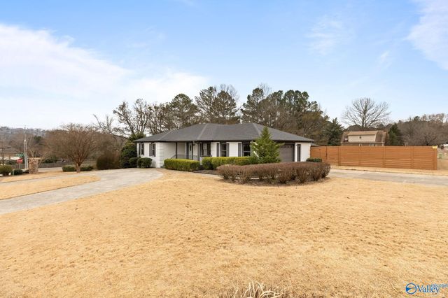 121 Tessie Drive SE, Owens Cross Roads, AL 35763