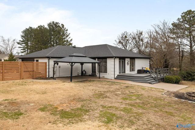 121 Tessie Drive SE, Owens Cross Roads, AL 35763