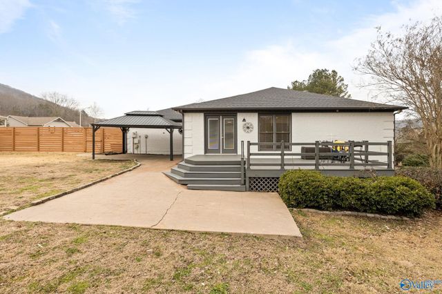 121 Tessie Drive SE, Owens Cross Roads, AL 35763